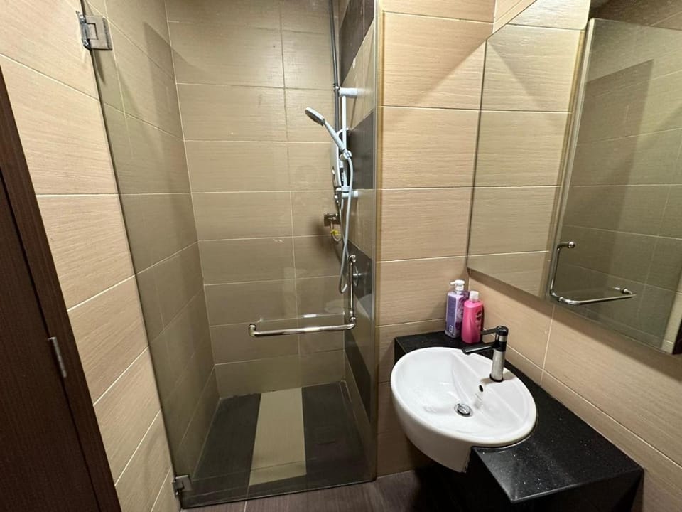 KSL 2Bedroom with WiFi Netflix 58 inch TV high floor balcony Apartment in Johor Bahru