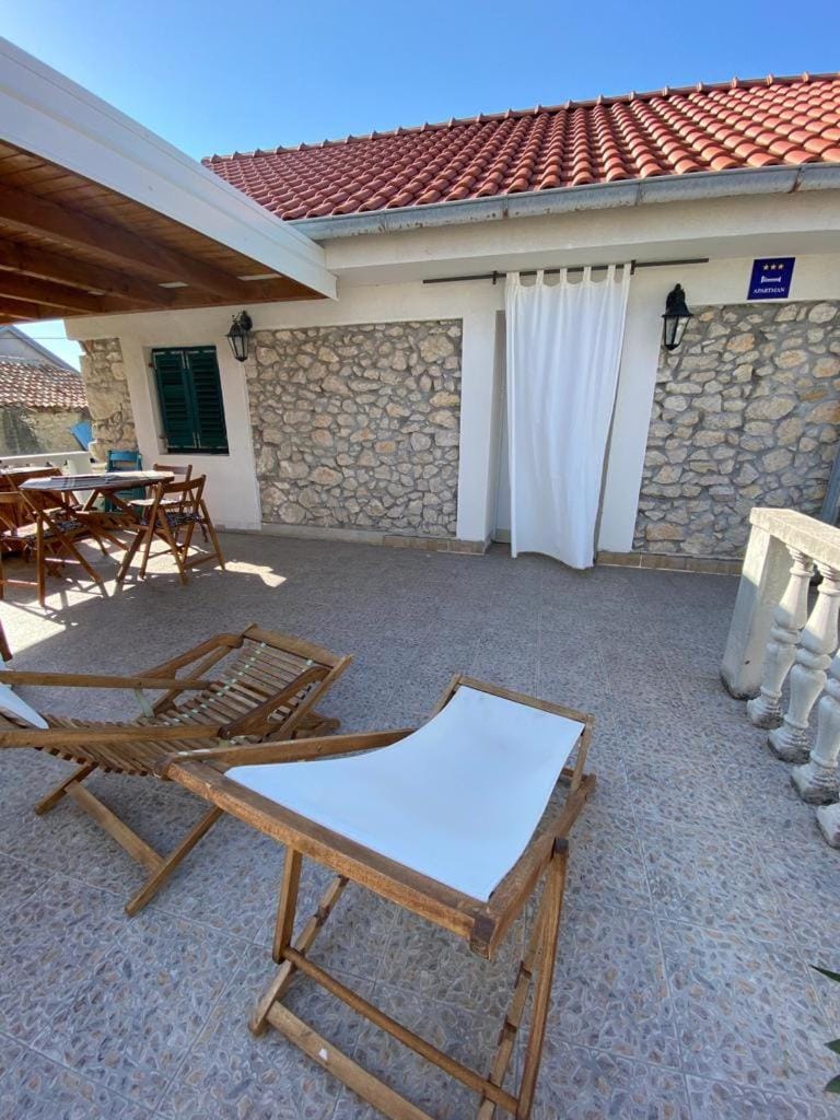 Property building, Balcony/Terrace, Seating area