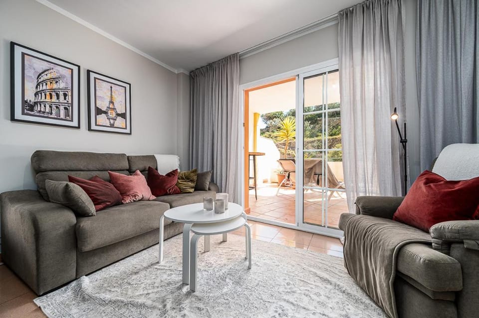 Balcony/Terrace, Living room
