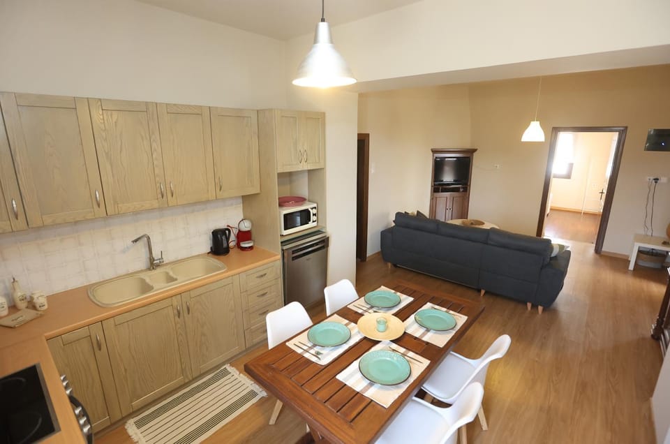 Living room, Seating area, Dining area, dishwasher
