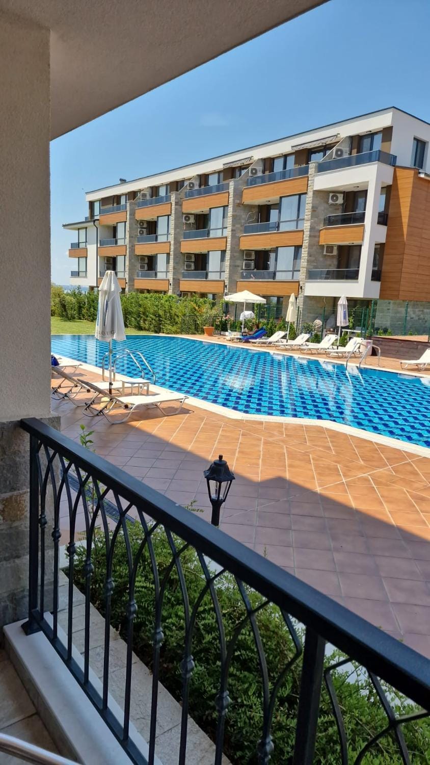 Balcony/Terrace, Pool view, Swimming pool