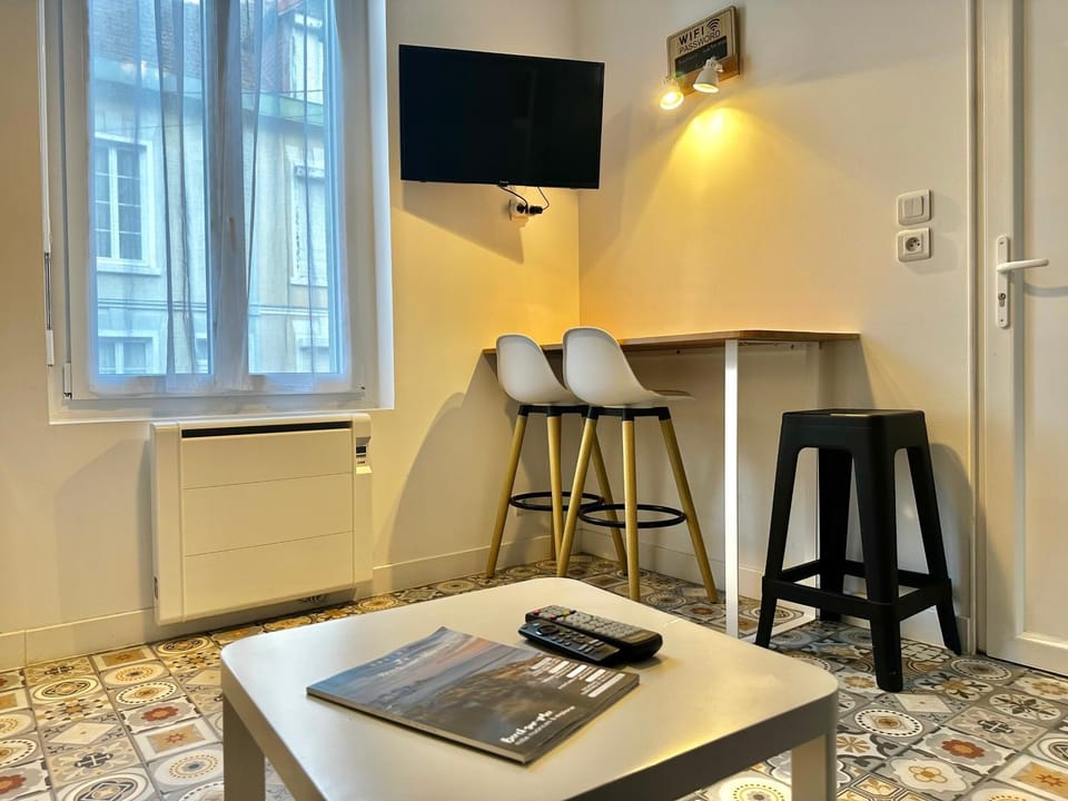 TV and multimedia, Dining area