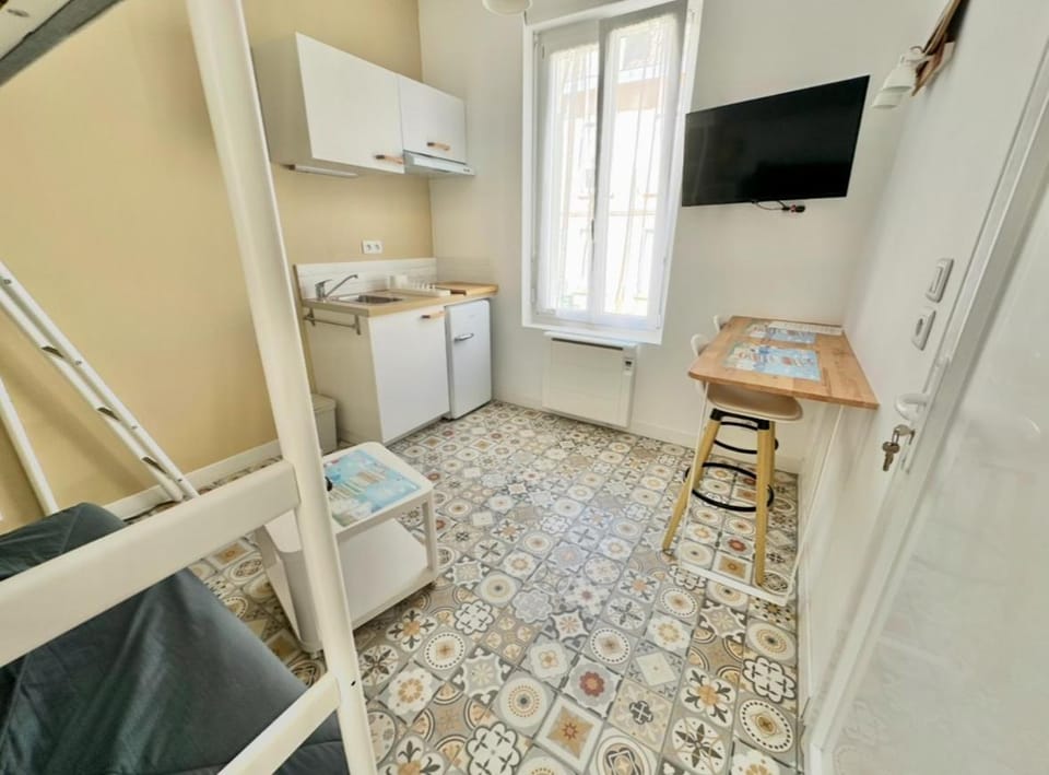 TV and multimedia, Kitchen or kitchenette, Dining area