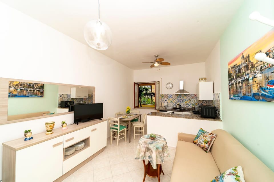 Kitchen or kitchenette, Living room, Dining area