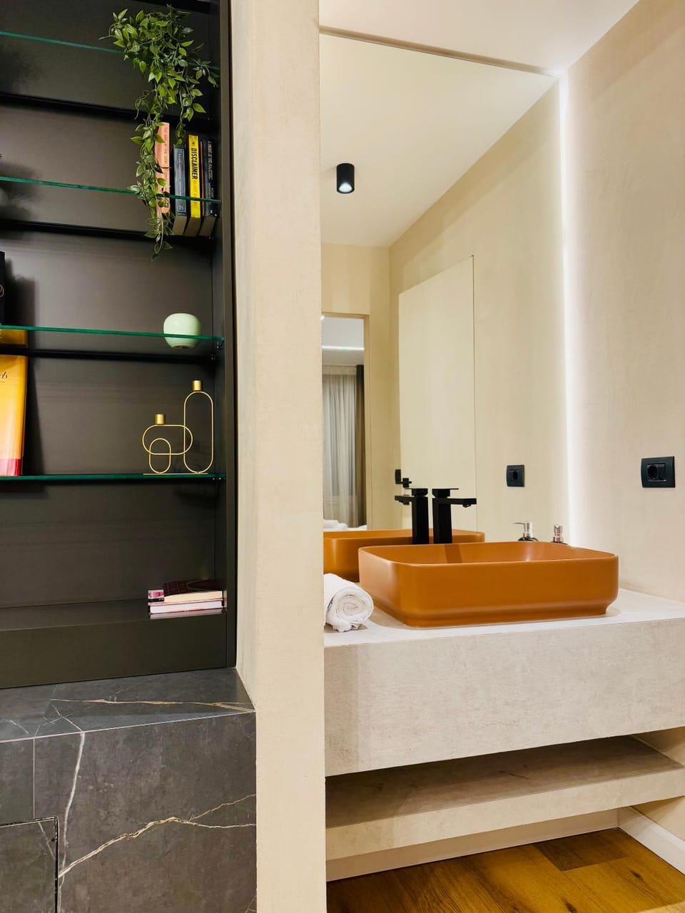 Bathroom, towels