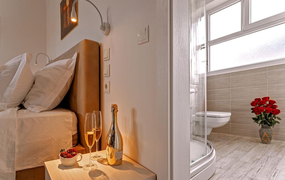 Toilet, Bed, Bedroom