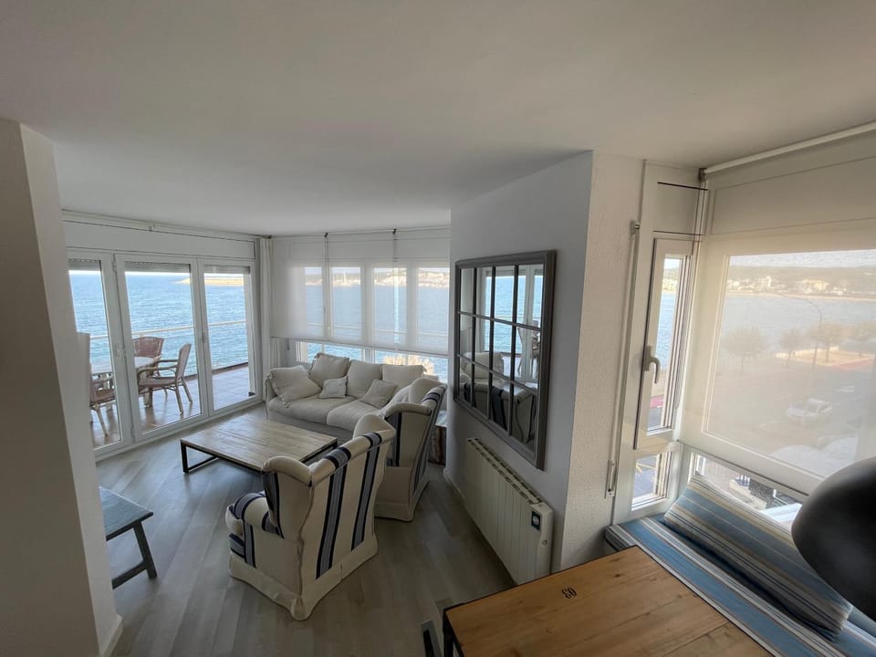 Living room, Sea view