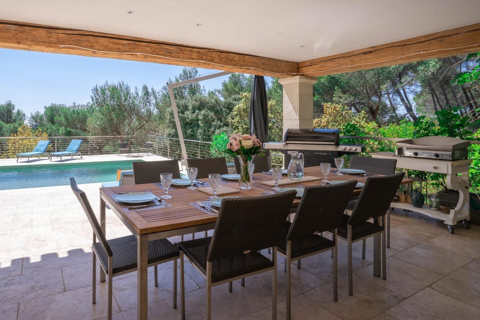 Patio, Day, Balcony/Terrace, Dining area, Pool view, Swimming pool, sunbed