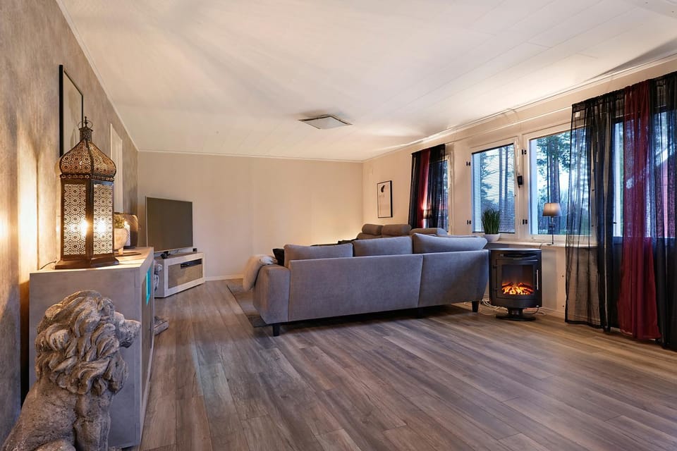 TV and multimedia, Living room, flat iron