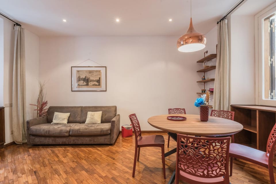Living room, Photo of the whole room, Seating area, Dining area