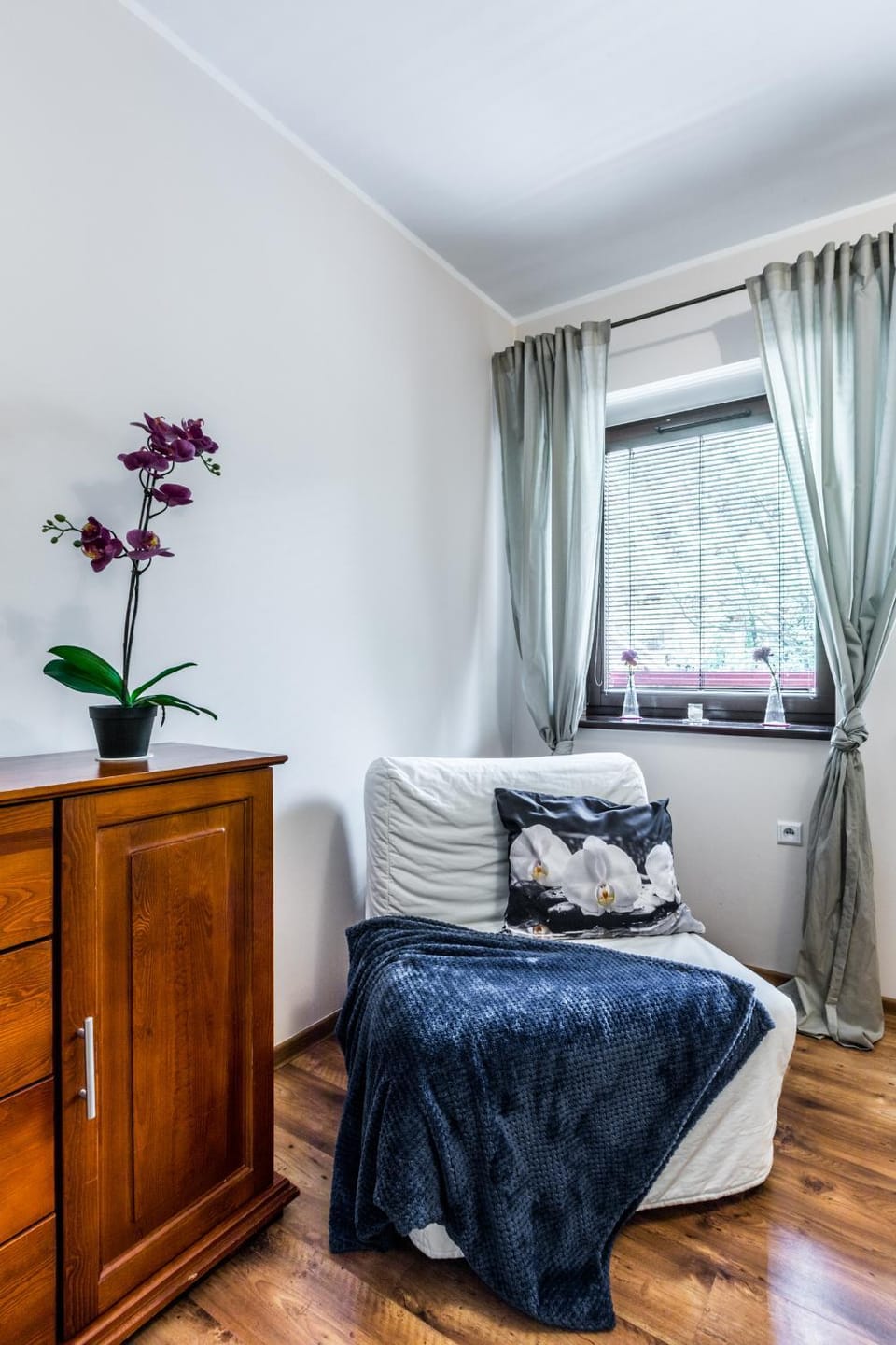 Seating area, Bedroom