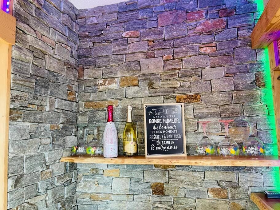 Lounge or bar