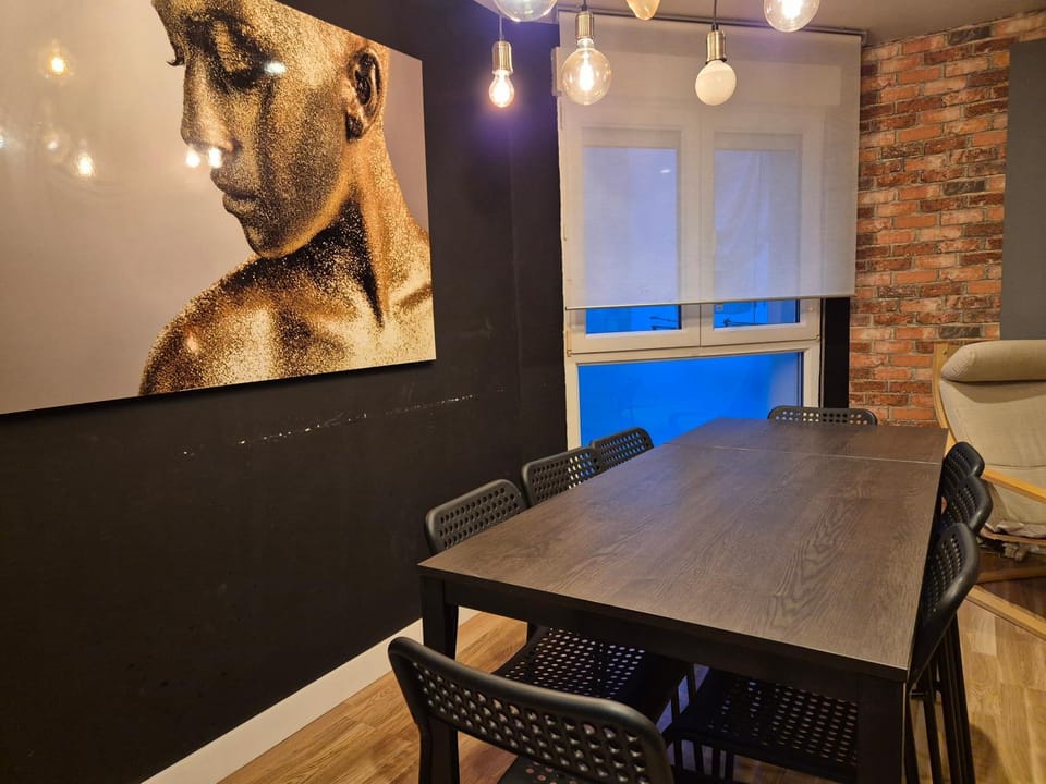 184A La Arena con 4 dormitorios by R2R Consulting Apartment in Gijón