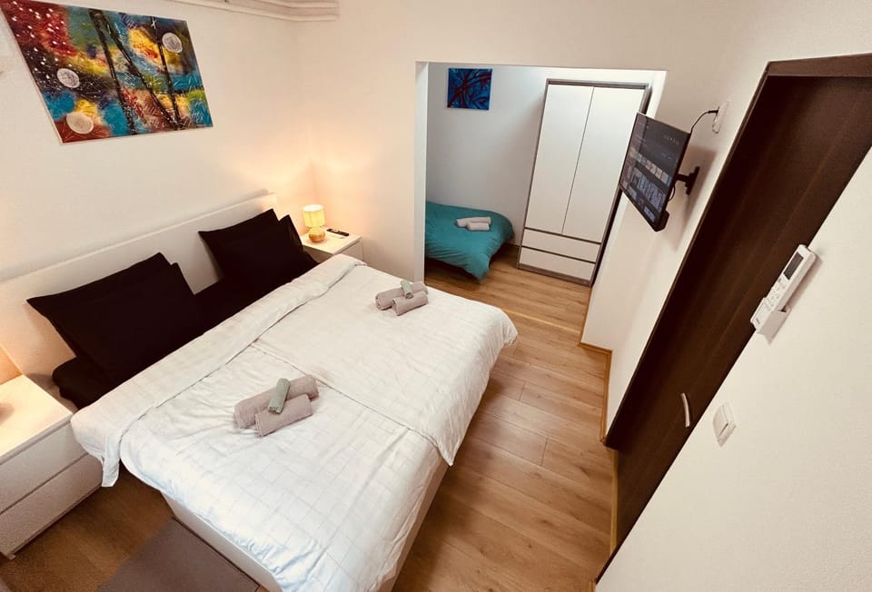 TV and multimedia, Bedroom, wardrobe
