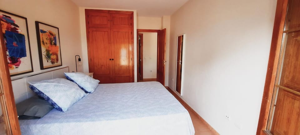 Bed, Photo of the whole room, Bedroom, wardrobe