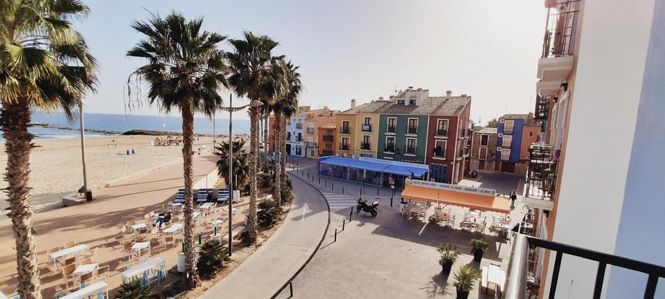 Neighbourhood, Natural landscape, Beach, Sea view, Street view