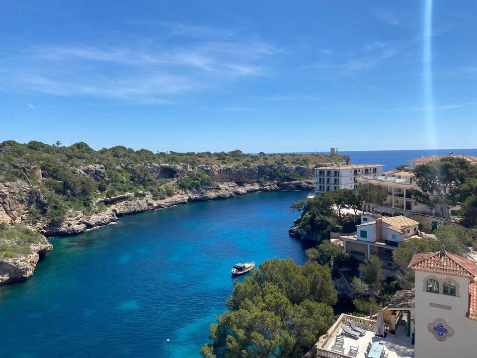 HOSTAL RESTAURANTE CALA Bed and Breakfast in Cala Figuera