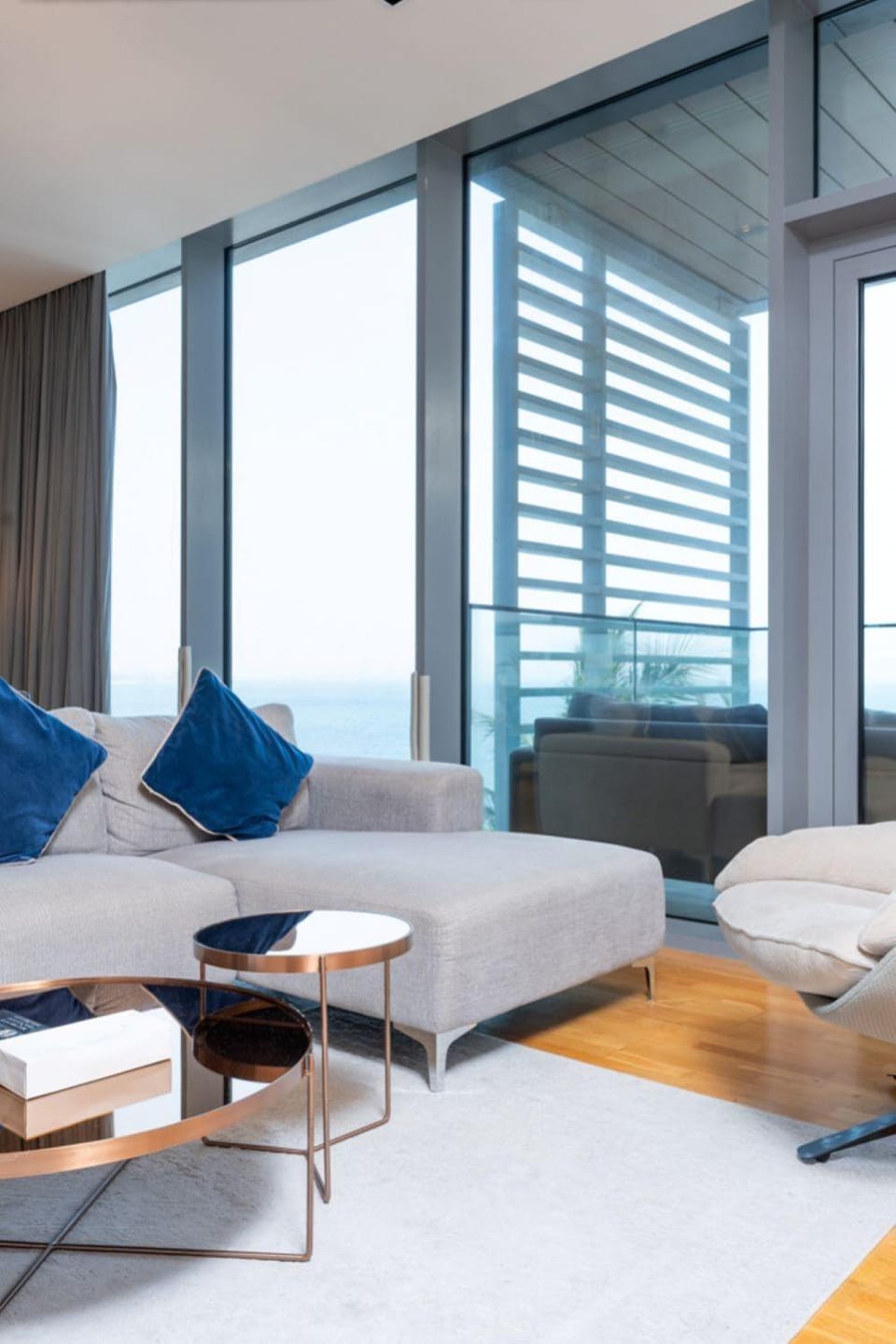 Nasma Luxury Stays - Gorgeous Waterfront Apt With Incredible Sea Views Apartment in Dubai