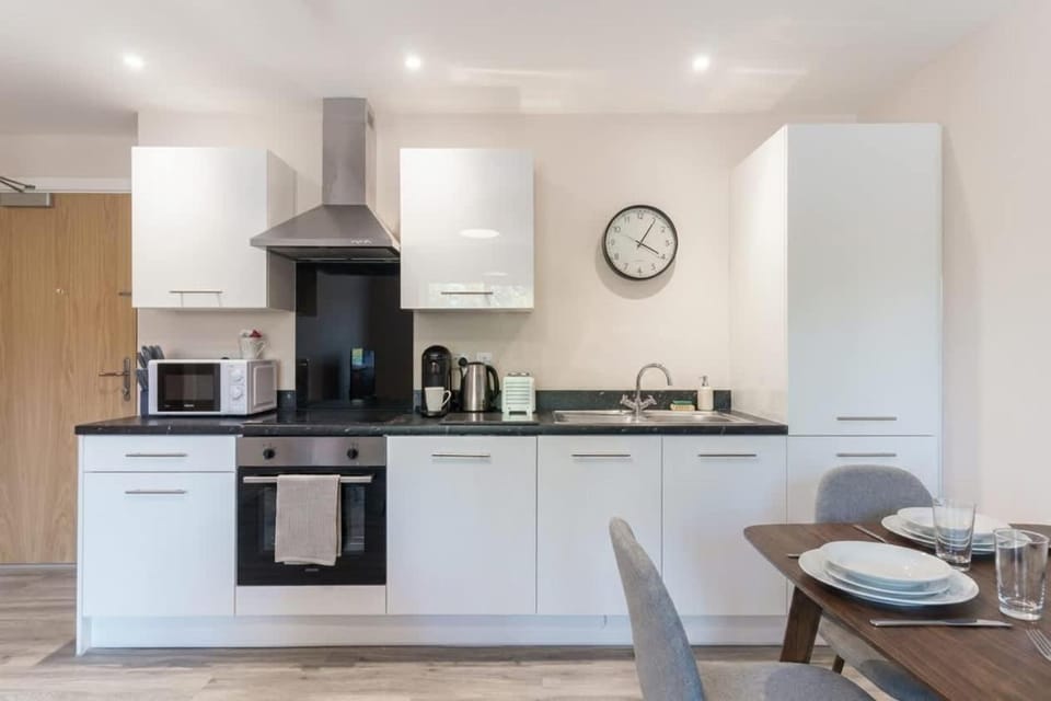 Spacious & Bright 2 Bed Apartment Manchester Apartment in Salford