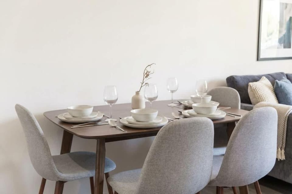 Spacious & Bright 2 Bed Apartment Manchester Apartment in Salford