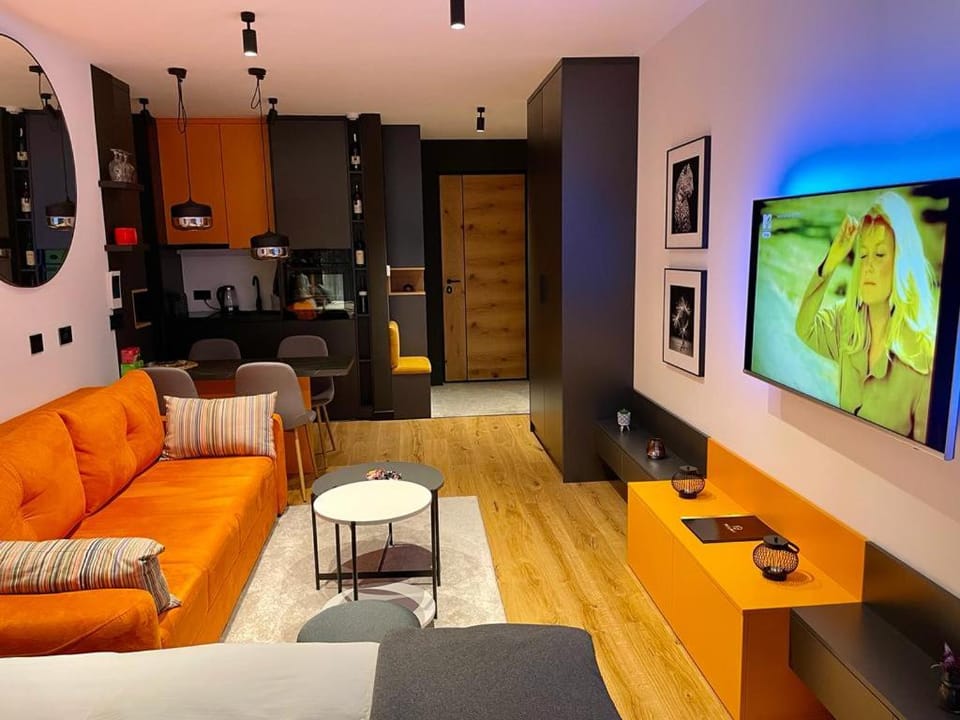 TV and multimedia, Kitchen or kitchenette, Living room, Seating area, minibar