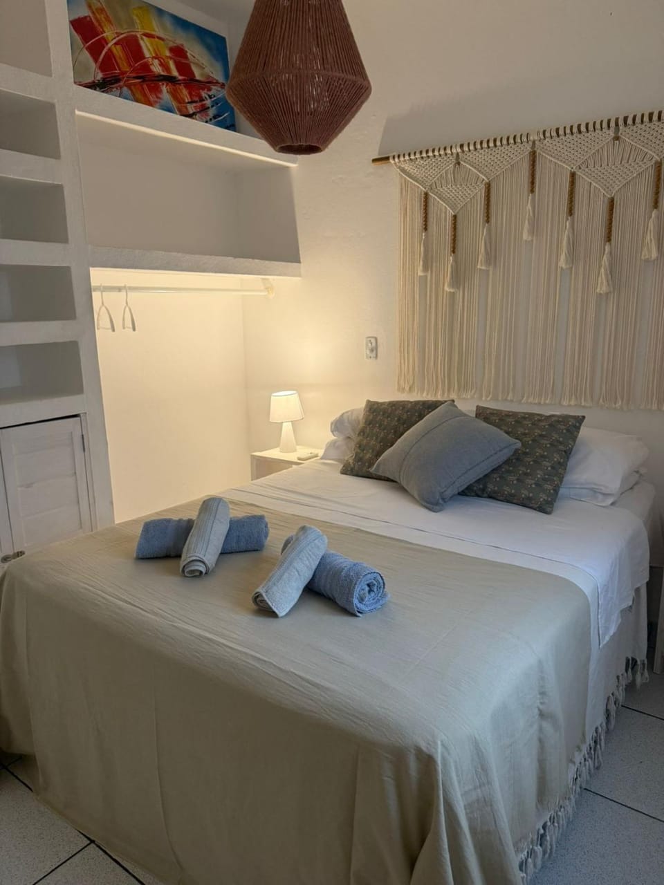Bed, Bedroom, towels