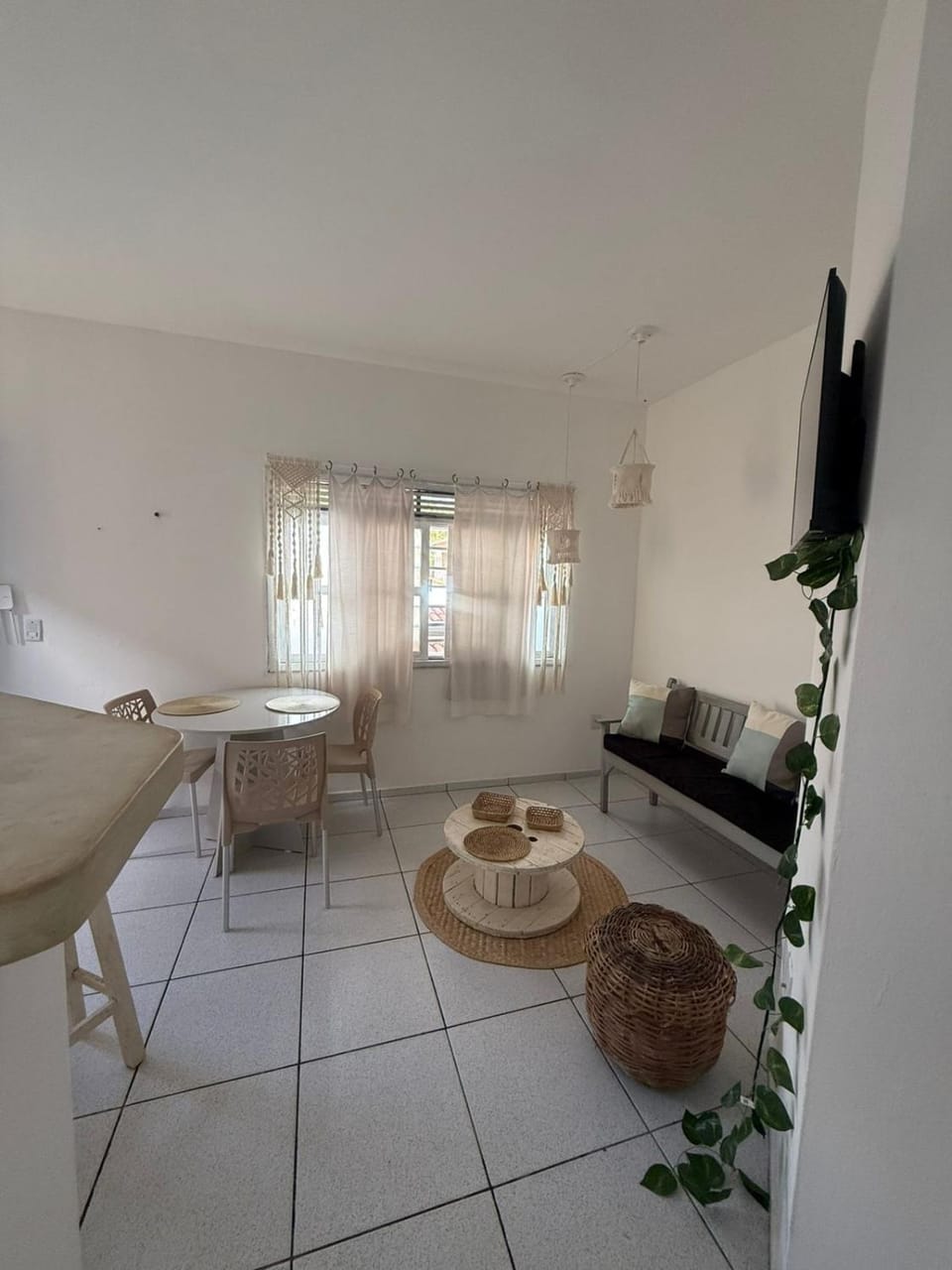 TV and multimedia, Living room, Dining area