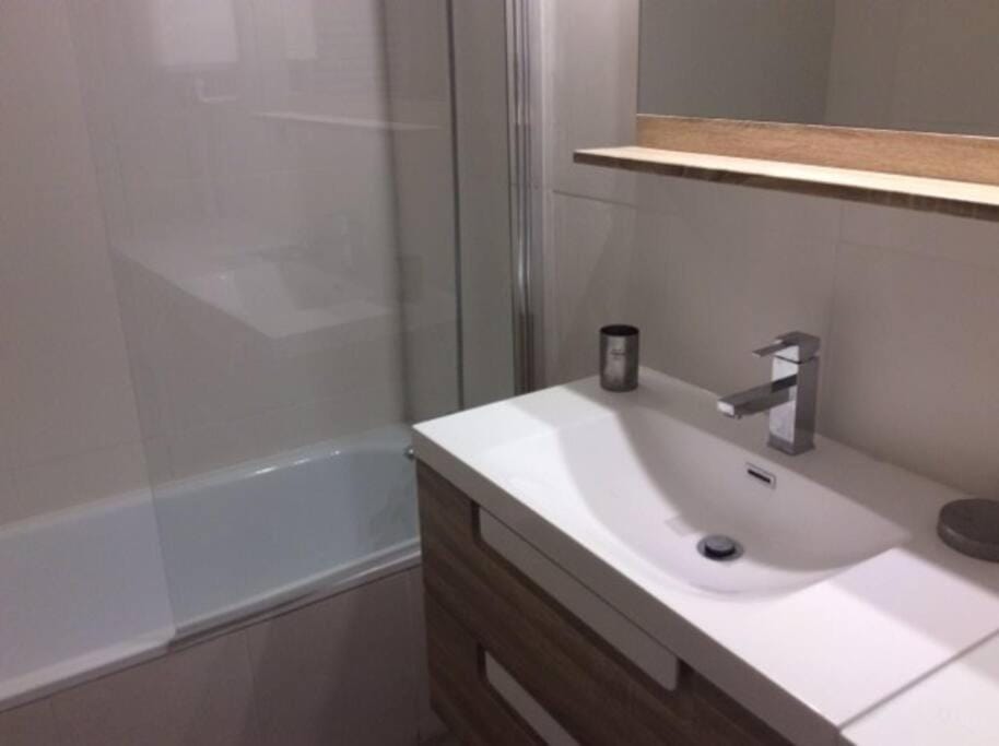 Studio climatisé avec petit jardin Apartment in Villeneuve-lès-Avignon