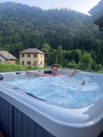 Villa en Bellevaux avec sauna et jacuzzi Villa in Haute-Savoie
