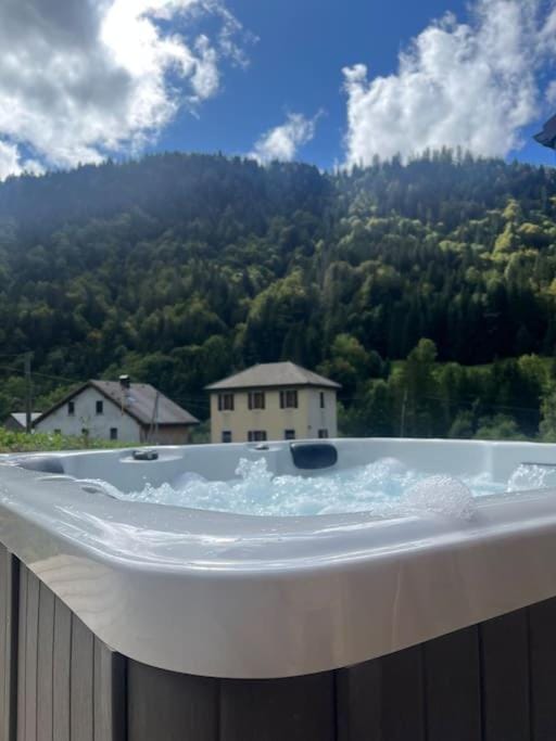 Villa en Bellevaux avec sauna et jacuzzi Villa in Haute-Savoie
