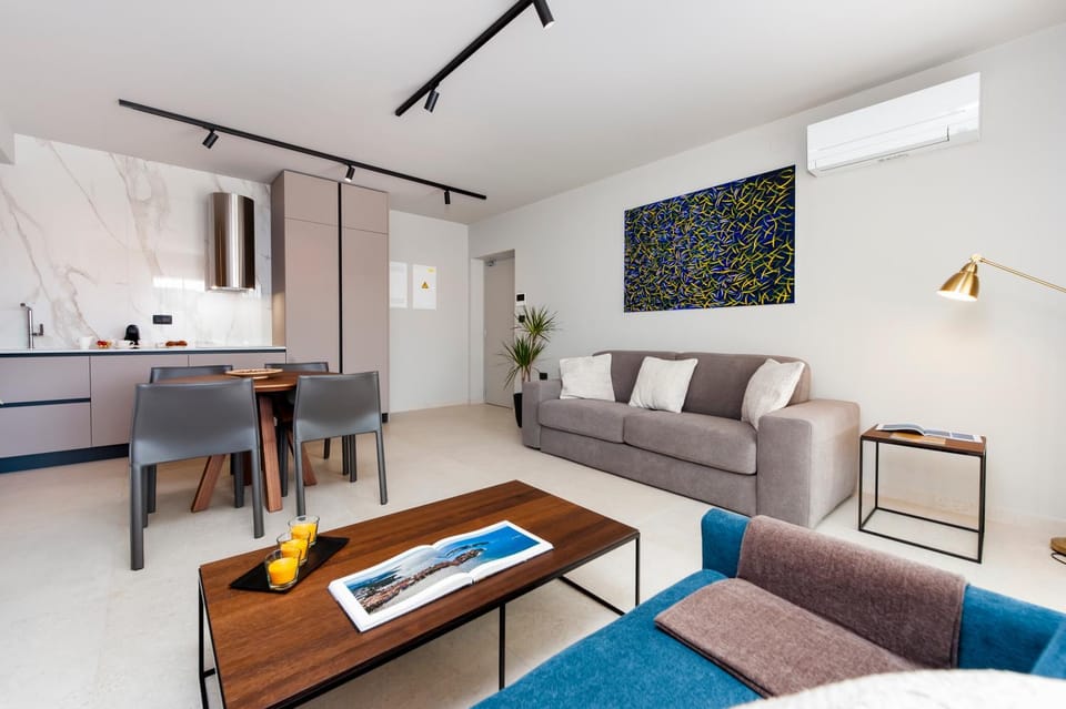 Living room, Dining area, kitchen