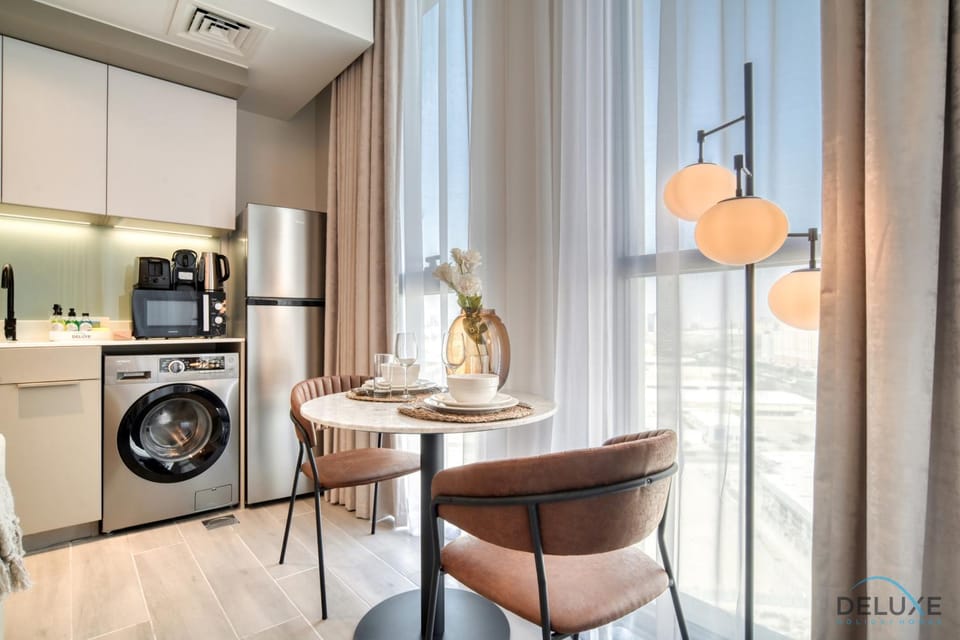 Kitchen or kitchenette, Dining area, minibar, pet friendly, stove, toaster, washing machine