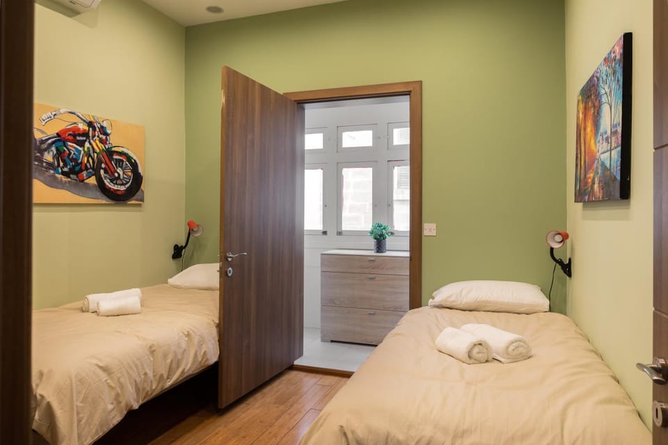 Entire Luxury Sliema Townhouse Steps from Beach House in Sliema