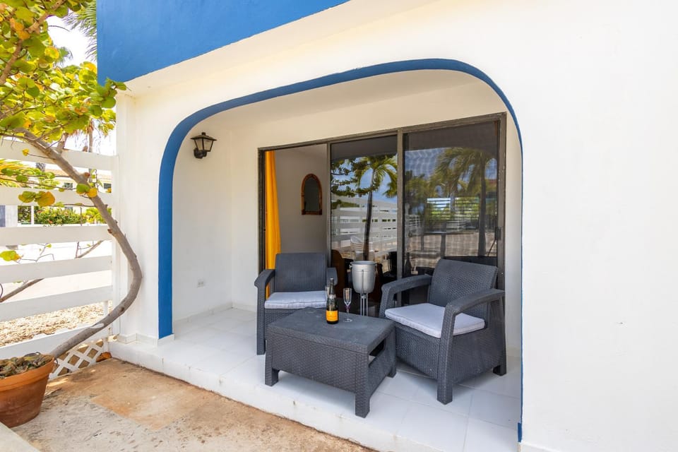 Patio, View (from property/room), Balcony/Terrace, Food and drinks, Seating area