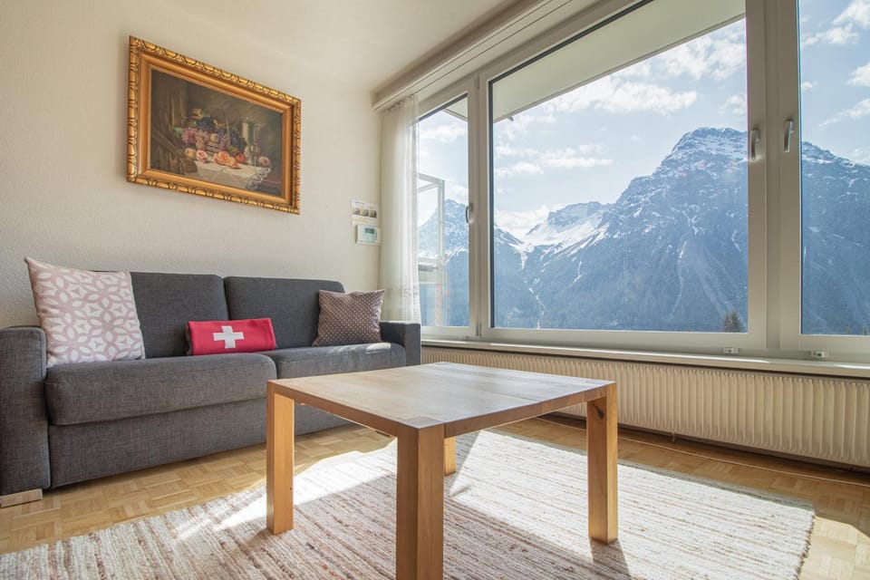 Living room, Seating area, Mountain view