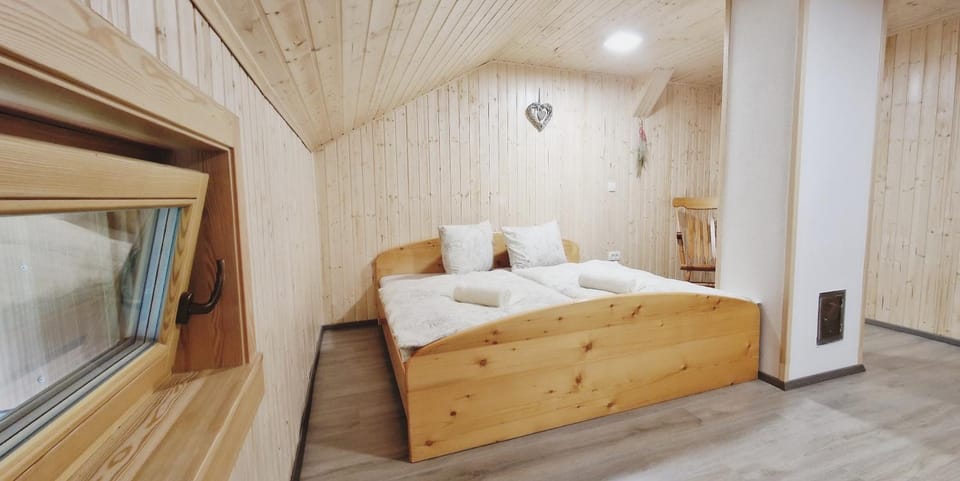 Mountain hut Dom pod Storžičem Nature lodge in Carinthia, Austria