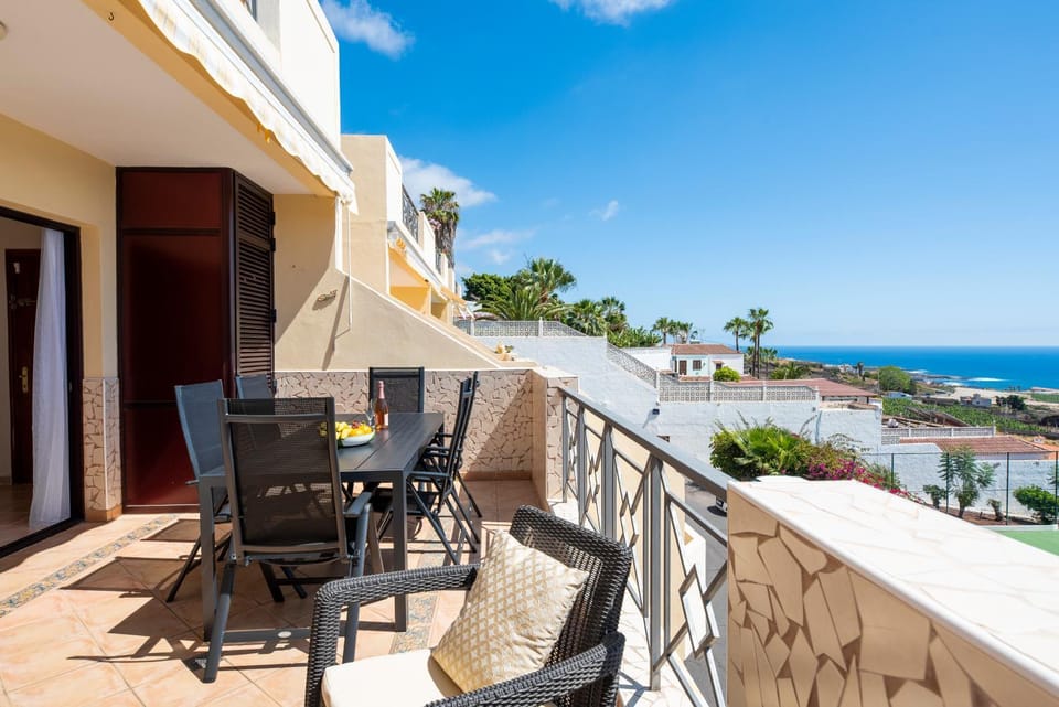 View (from property/room), Balcony/Terrace, Seating area