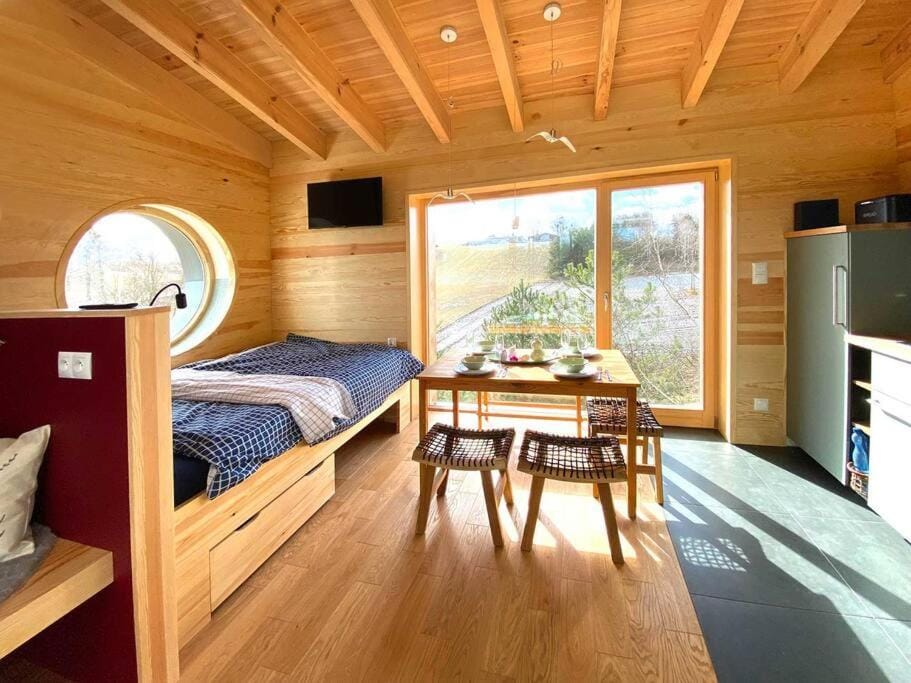 Bed, Living room