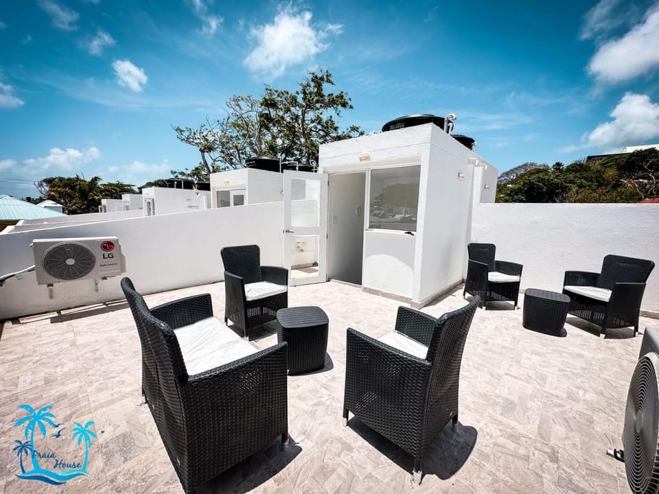 View (from property/room), Balcony/Terrace, Living room