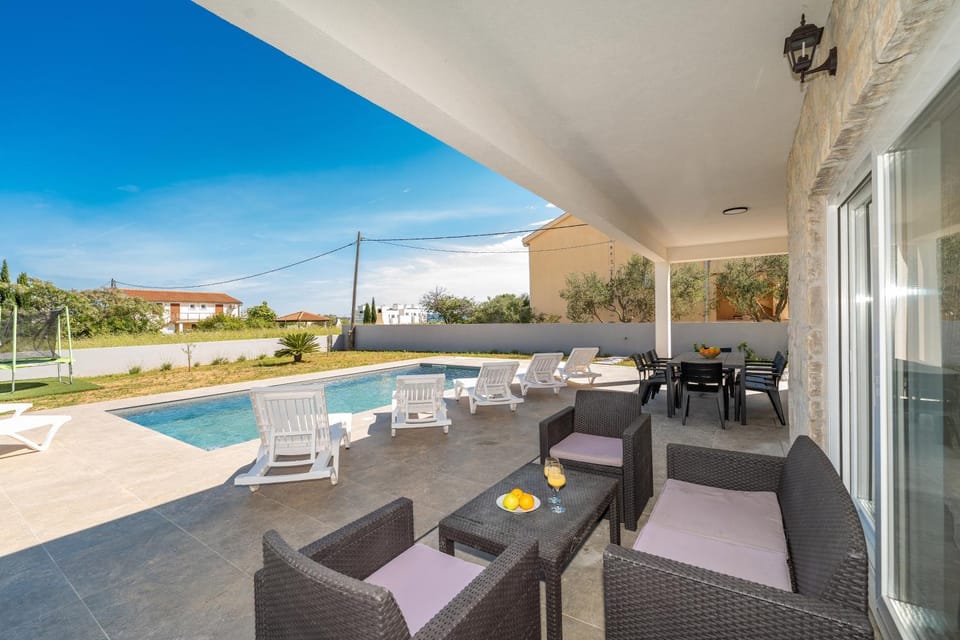 Property building, Balcony/Terrace, Pool view, Swimming pool