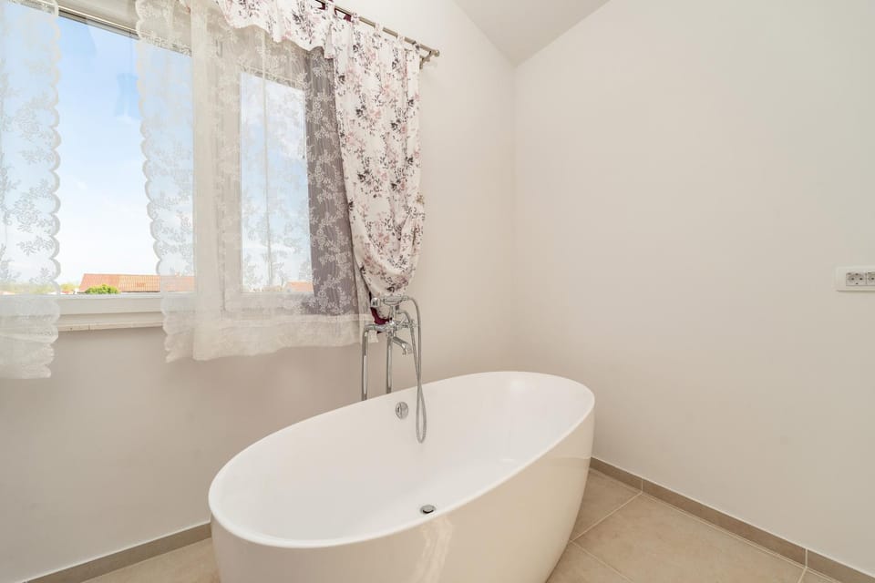 Bathroom, Bath