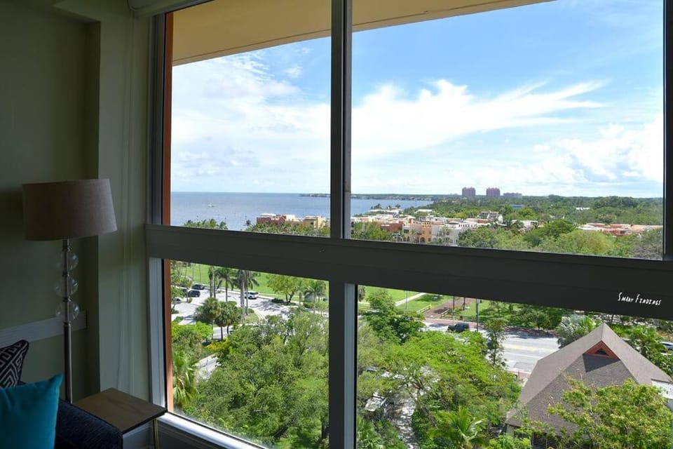 Ocean View 2bd2bth Hotel In Coconut Grove Apartment in Coconut Grove