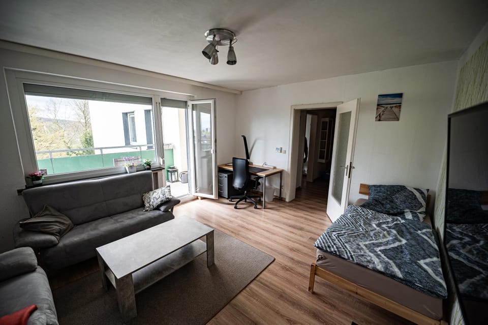 Bed, TV and multimedia, Living room, Photo of the whole room, Seating area, wardrobe
