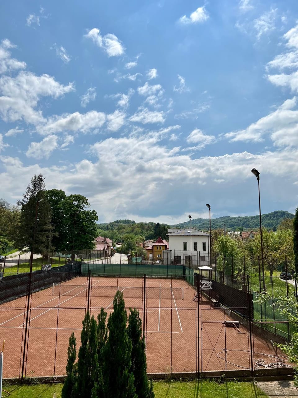 Tennis court, City view