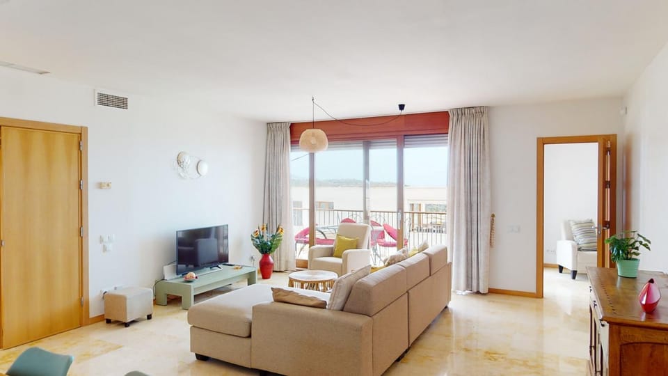 Communal lounge/ TV room, Living room