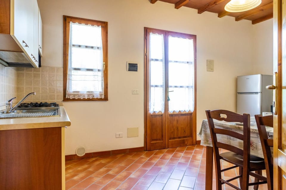 Property building, Kitchen or kitchenette, Living room