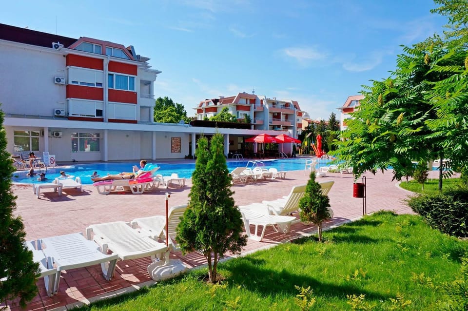 Area and facilities, Swimming pool