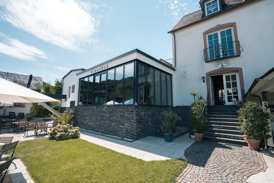 Facade/entrance, Garden