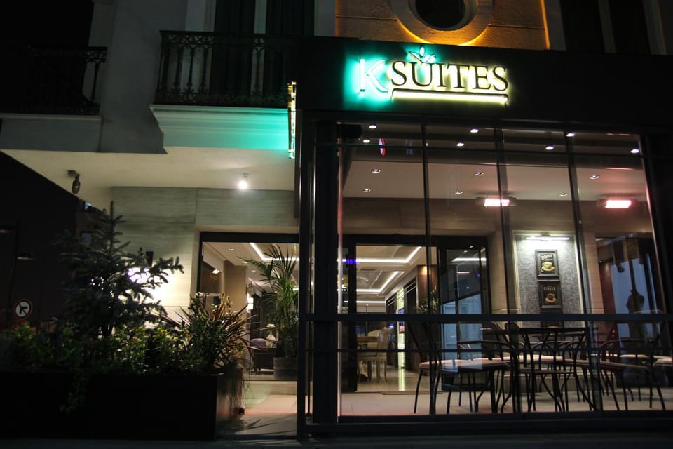 Restaurant/places to eat, Night, Property logo or sign, Coffee/tea facilities, Lobby or reception, Logo/Certificate/Sign