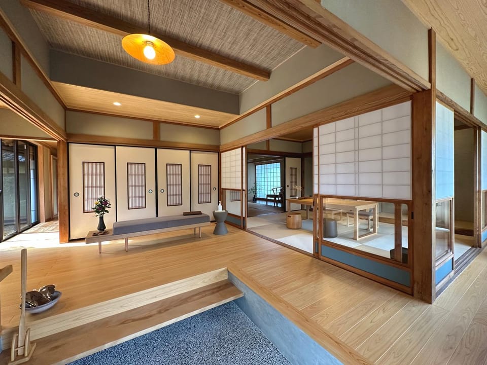 View (from property/room), Photo of the whole room, Decorative detail, Area and facilities